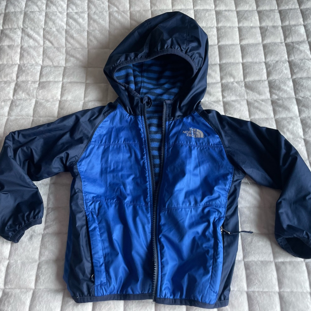 Northface Blue and Navy REVERSIBLE lightweight fleece jacket